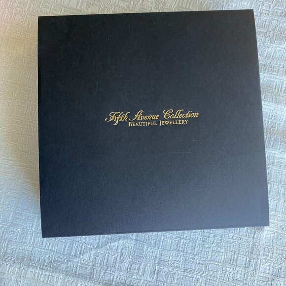 Fifth Avenue Matching Necklace & Clip On Earrings NIB - Picture 6 of 7